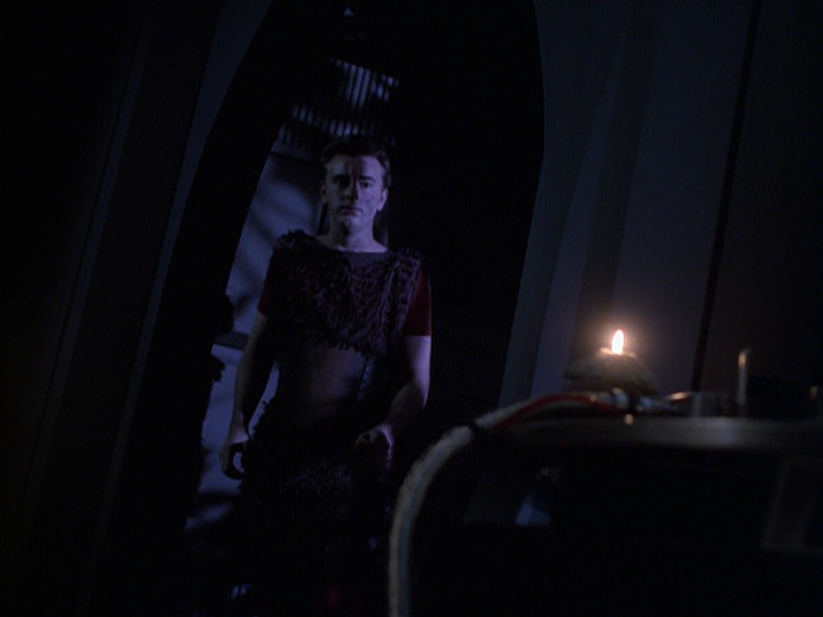 extant_StarTrek_VOY_6x22-Muse_03216.jpg