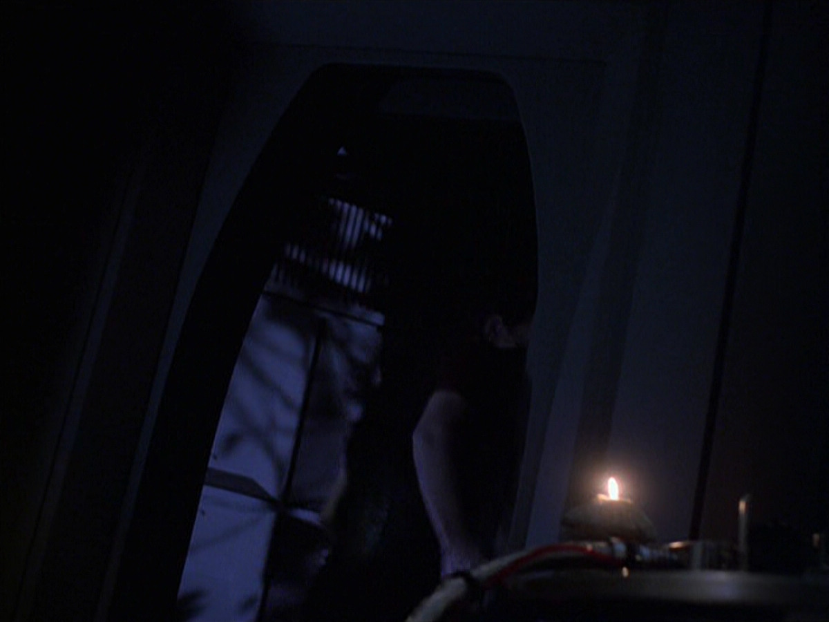 extant_StarTrek_VOY_6x22-Muse_03238.jpg