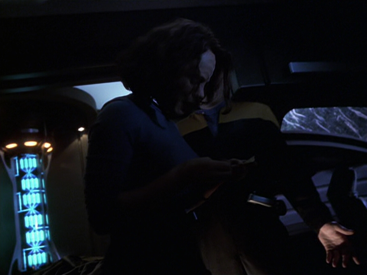 extant_StarTrek_VOY_6x22-Muse_03269.jpg