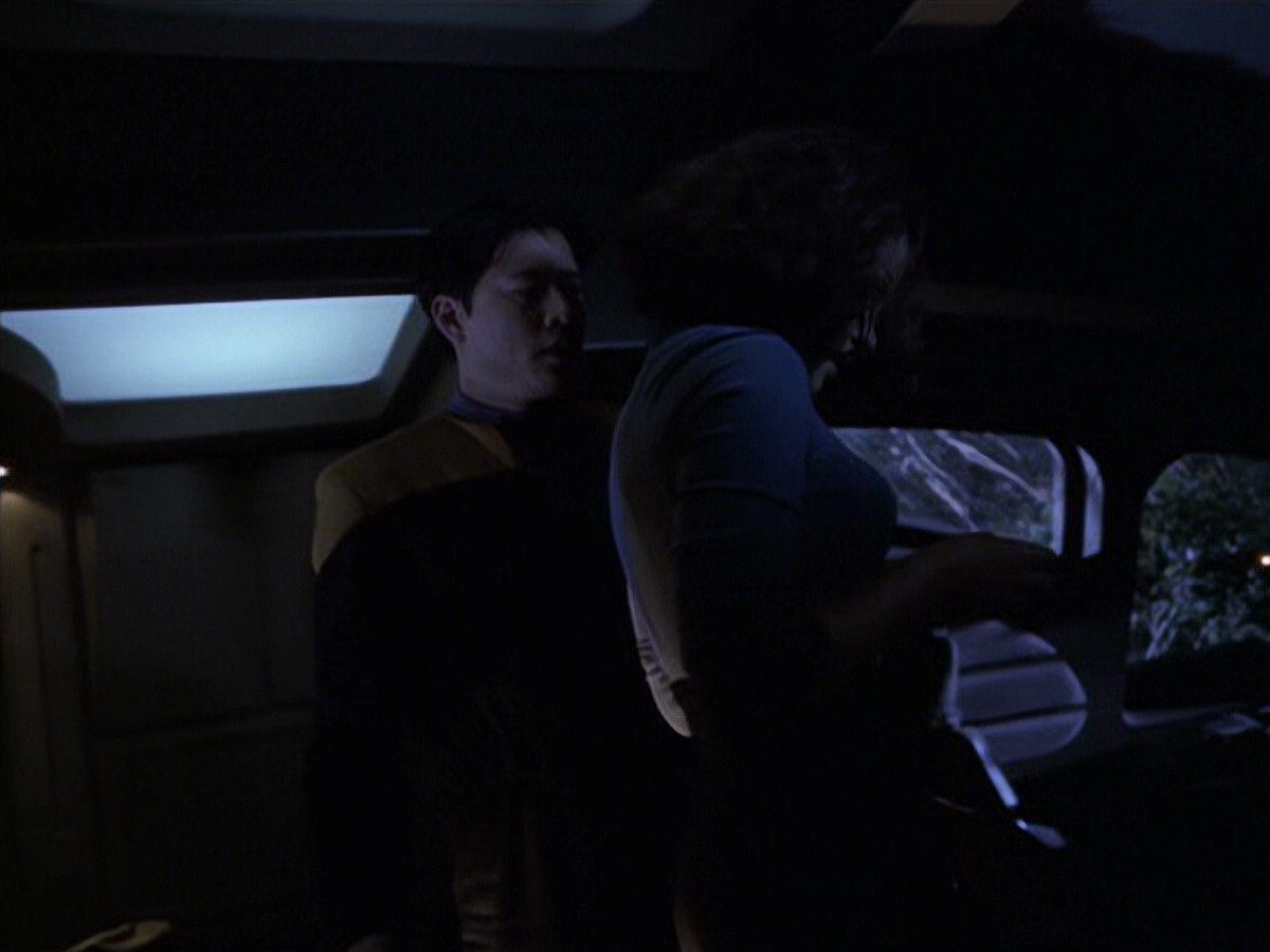 extant_StarTrek_VOY_6x22-Muse_03271.jpg