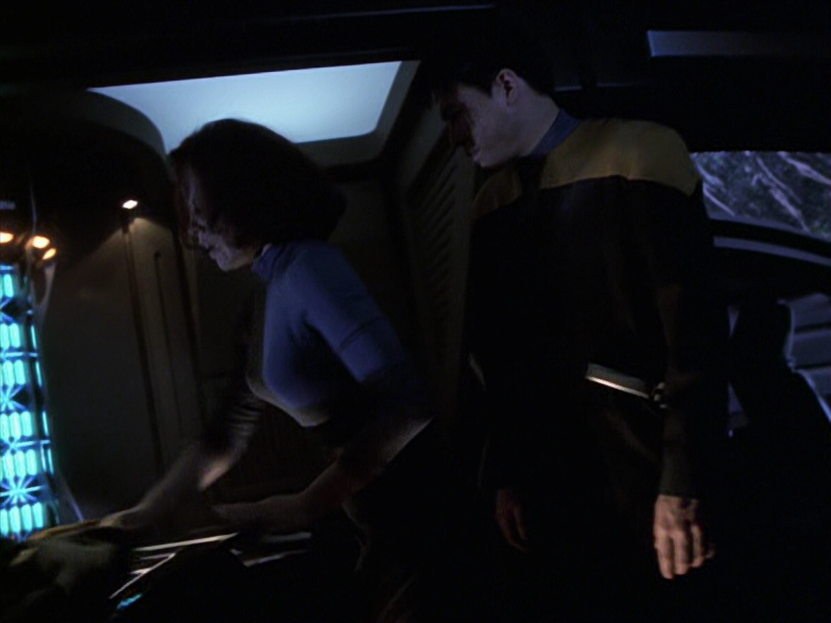 extant_StarTrek_VOY_6x22-Muse_03288.jpg