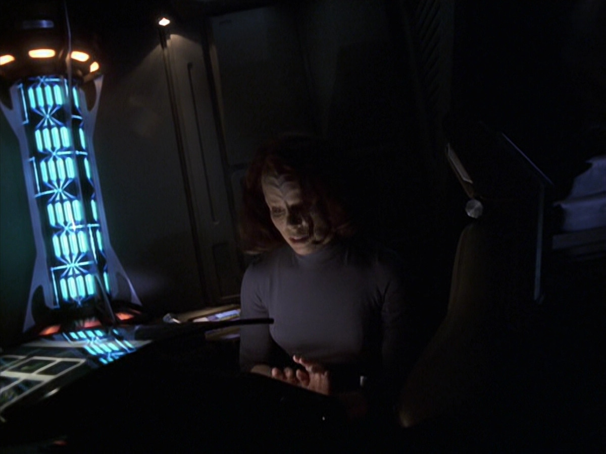 extant_StarTrek_VOY_6x22-Muse_03292.jpg