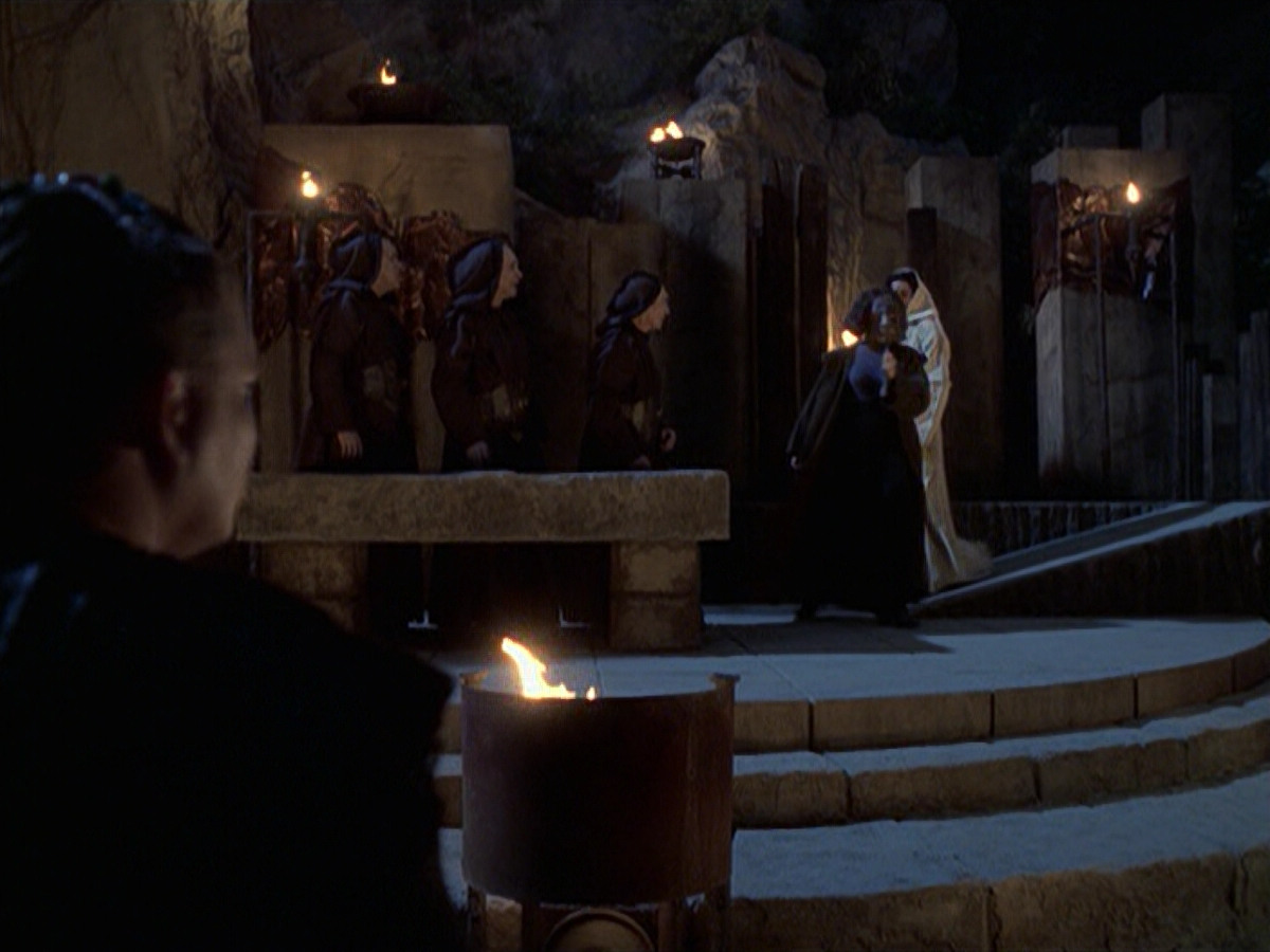 extant_StarTrek_VOY_6x22-Muse_03422.jpg