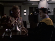 extant_StarTrek_VOY_6x22-Muse_01605.jpg