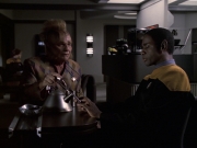 extant_StarTrek_VOY_6x22-Muse_01608.jpg