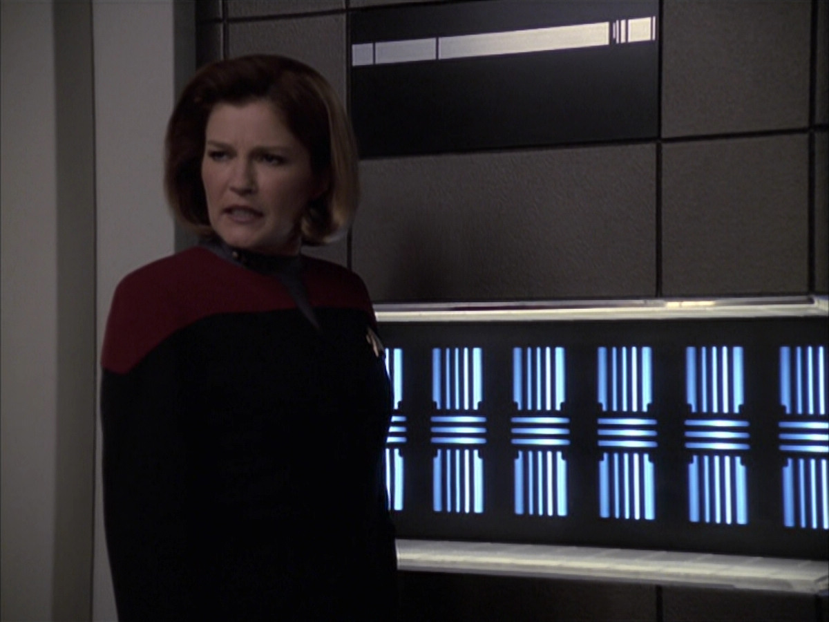 extant_StarTrek_VOY_6x23-Fury_00082.jpg
