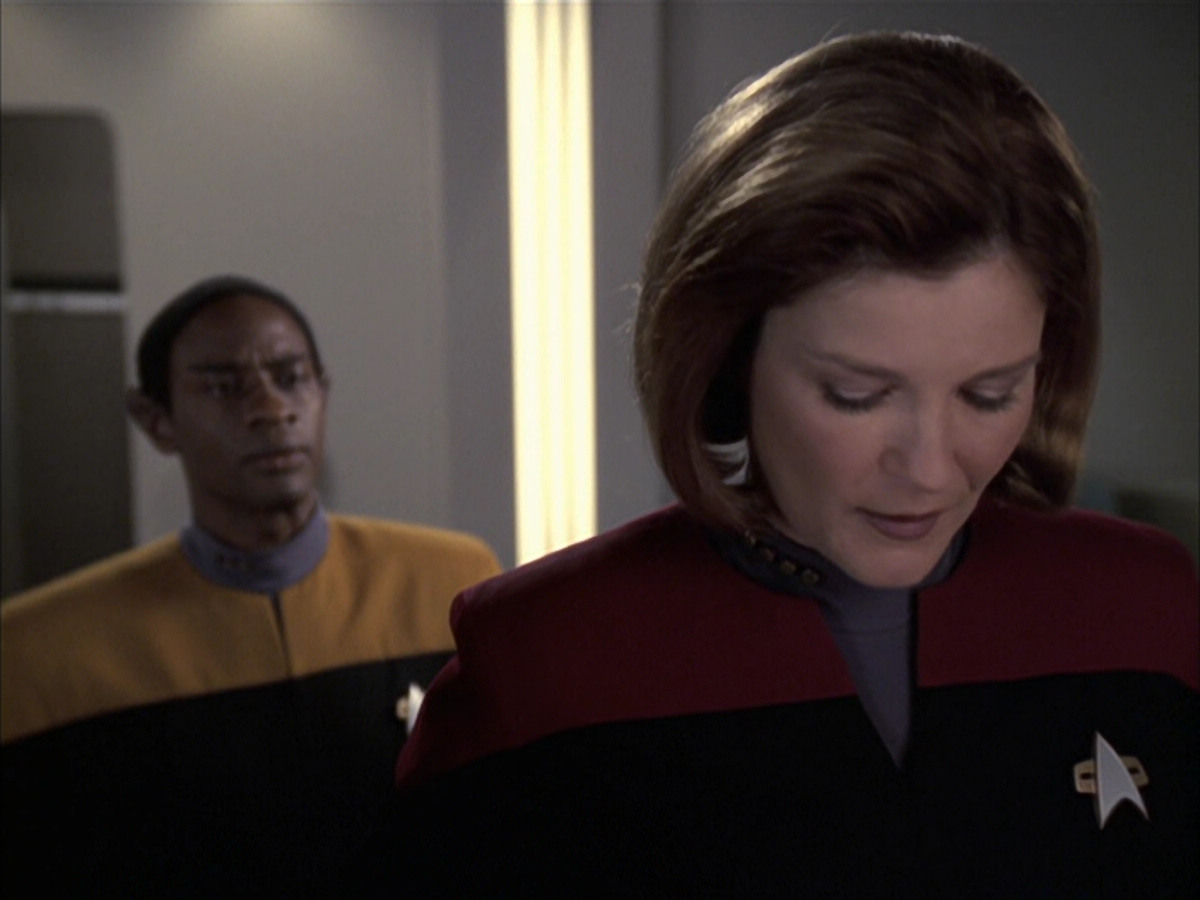 extant_StarTrek_VOY_6x23-Fury_00097.jpg