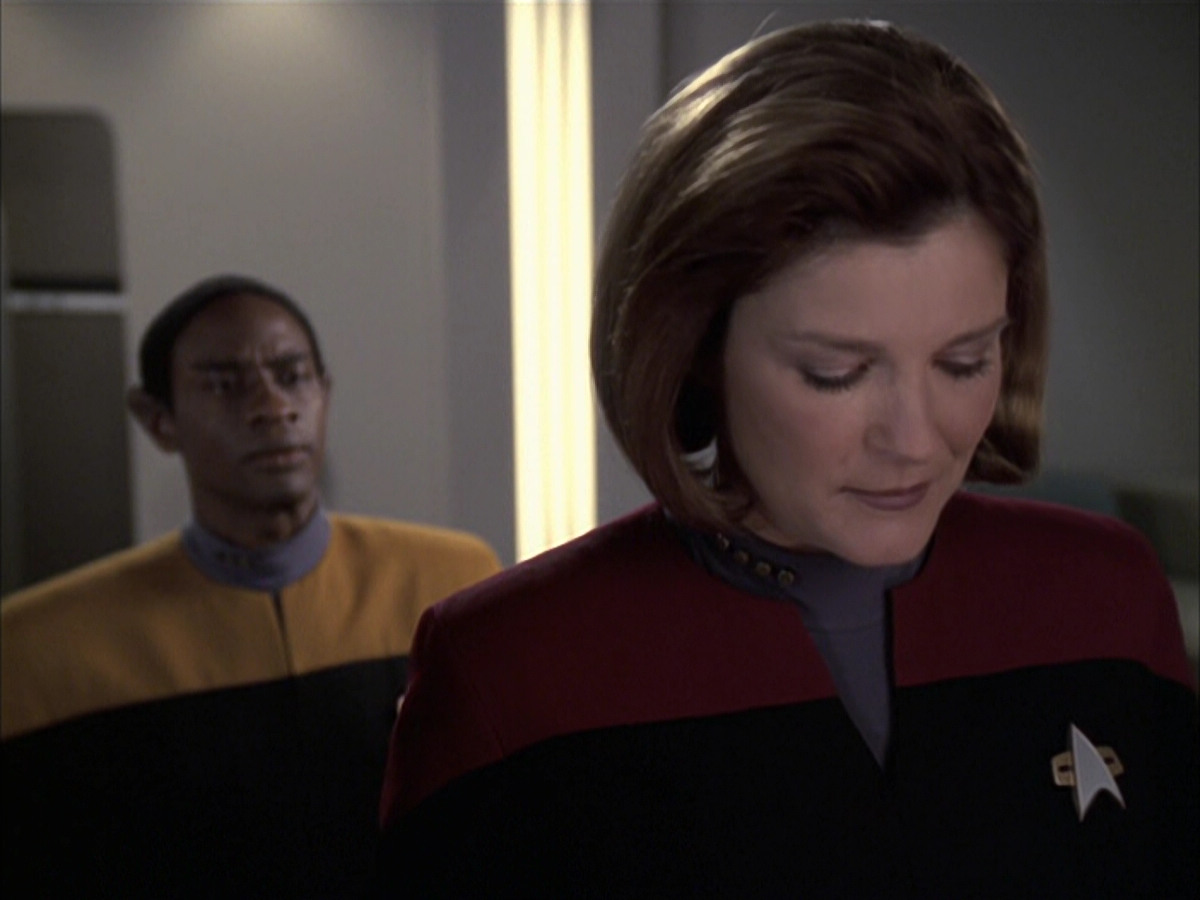 extant_StarTrek_VOY_6x23-Fury_00098.jpg