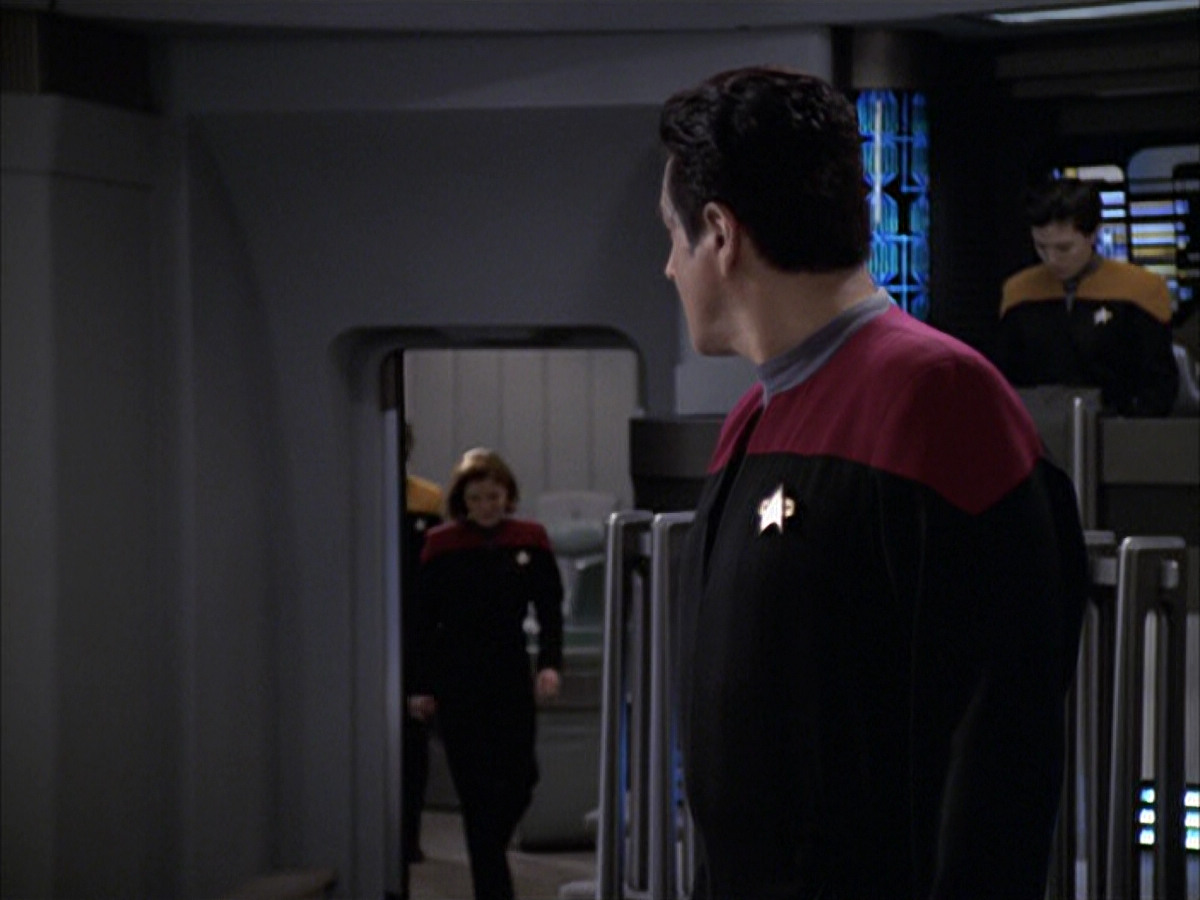 extant_StarTrek_VOY_6x23-Fury_00163.jpg
