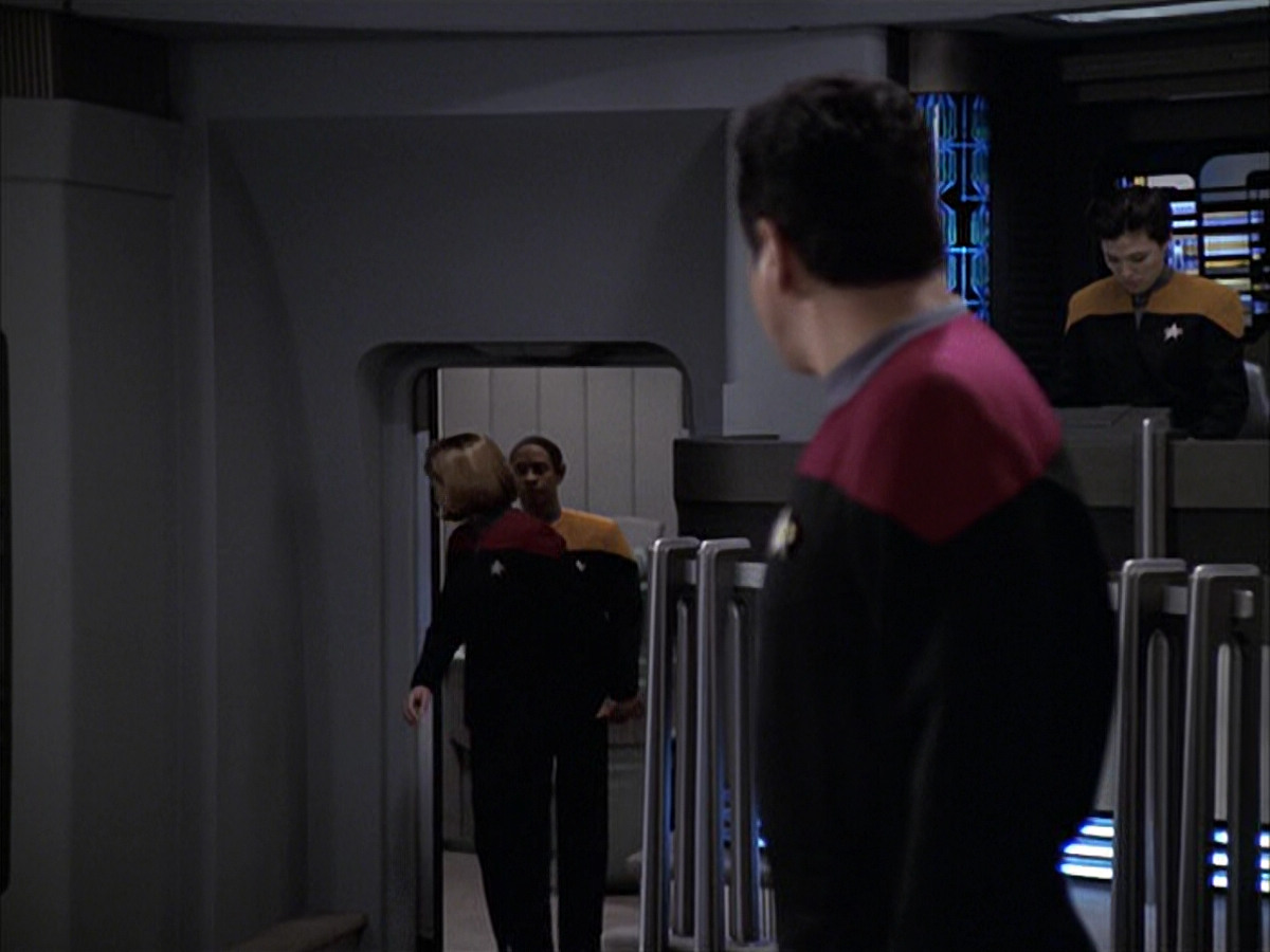 extant_StarTrek_VOY_6x23-Fury_00165.jpg