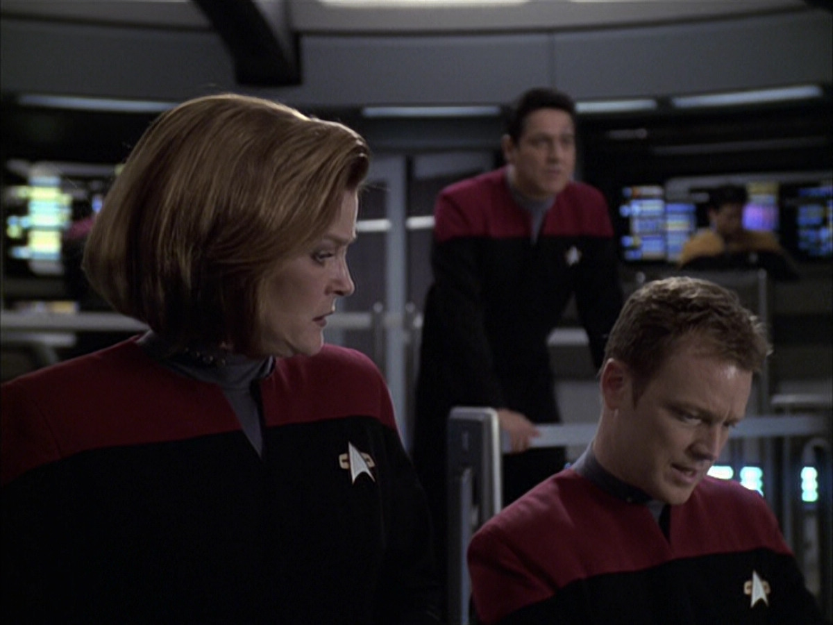 extant_StarTrek_VOY_6x23-Fury_00226.jpg