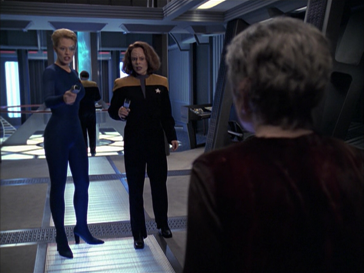 extant_StarTrek_VOY_6x23-Fury_00492.jpg