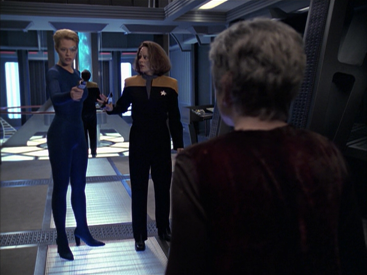 extant_StarTrek_VOY_6x23-Fury_00493.jpg