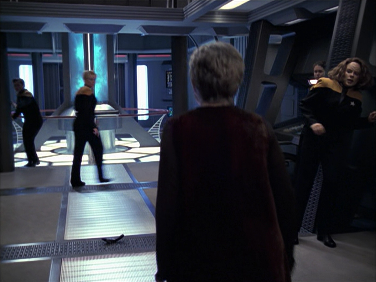 extant_StarTrek_VOY_6x23-Fury_00500.jpg