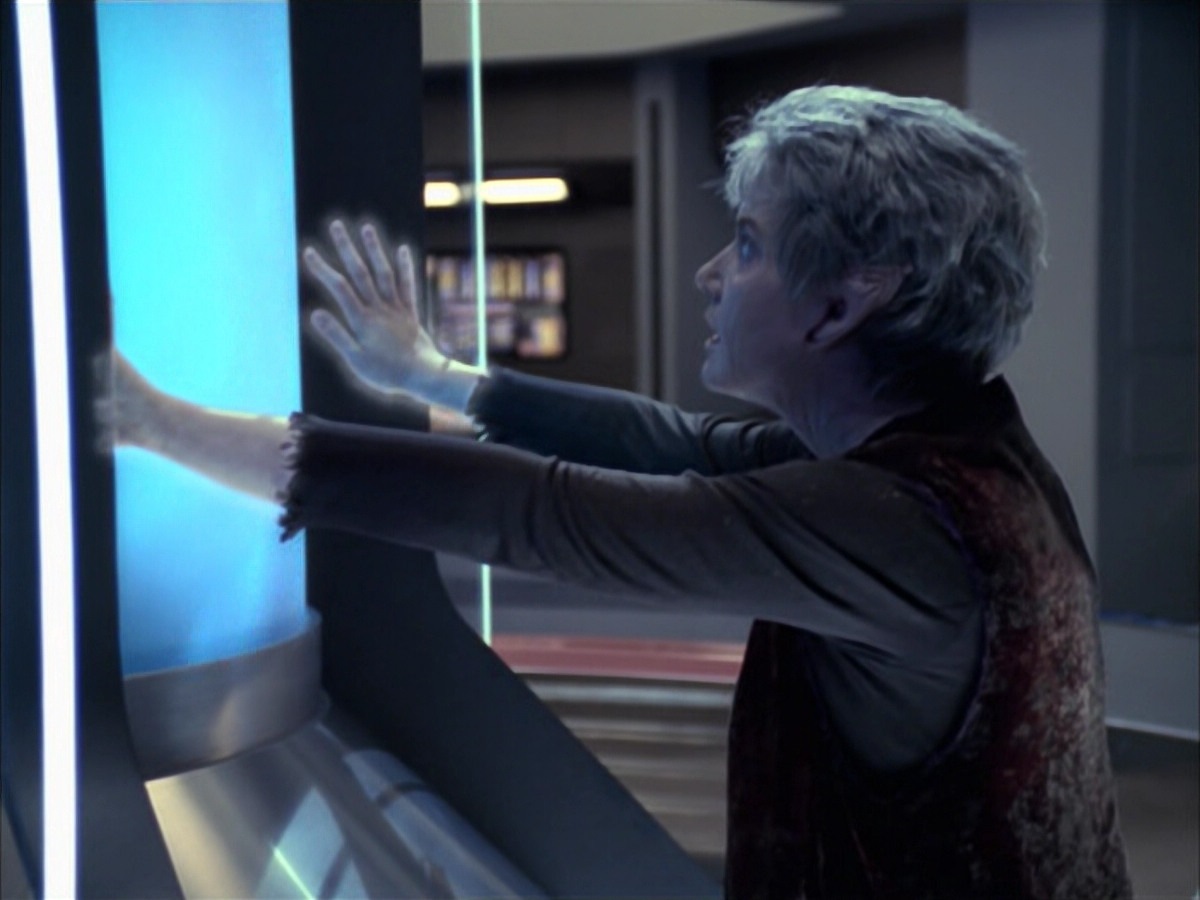 extant_StarTrek_VOY_6x23-Fury_00528.jpg