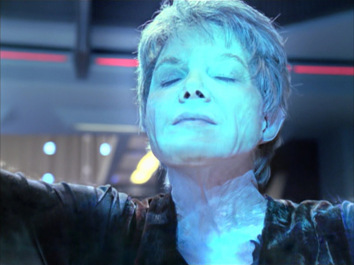 extant_StarTrek_VOY_6x23-Fury_00532.jpg