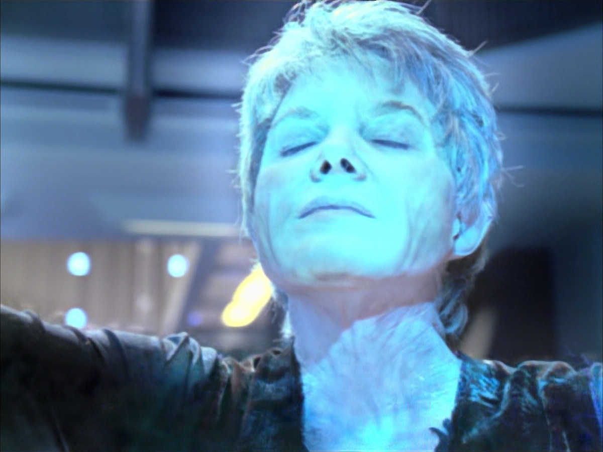 extant_StarTrek_VOY_6x23-Fury_00533.jpg