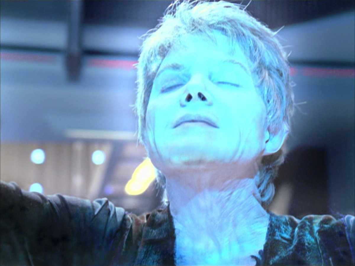 extant_StarTrek_VOY_6x23-Fury_00534.jpg