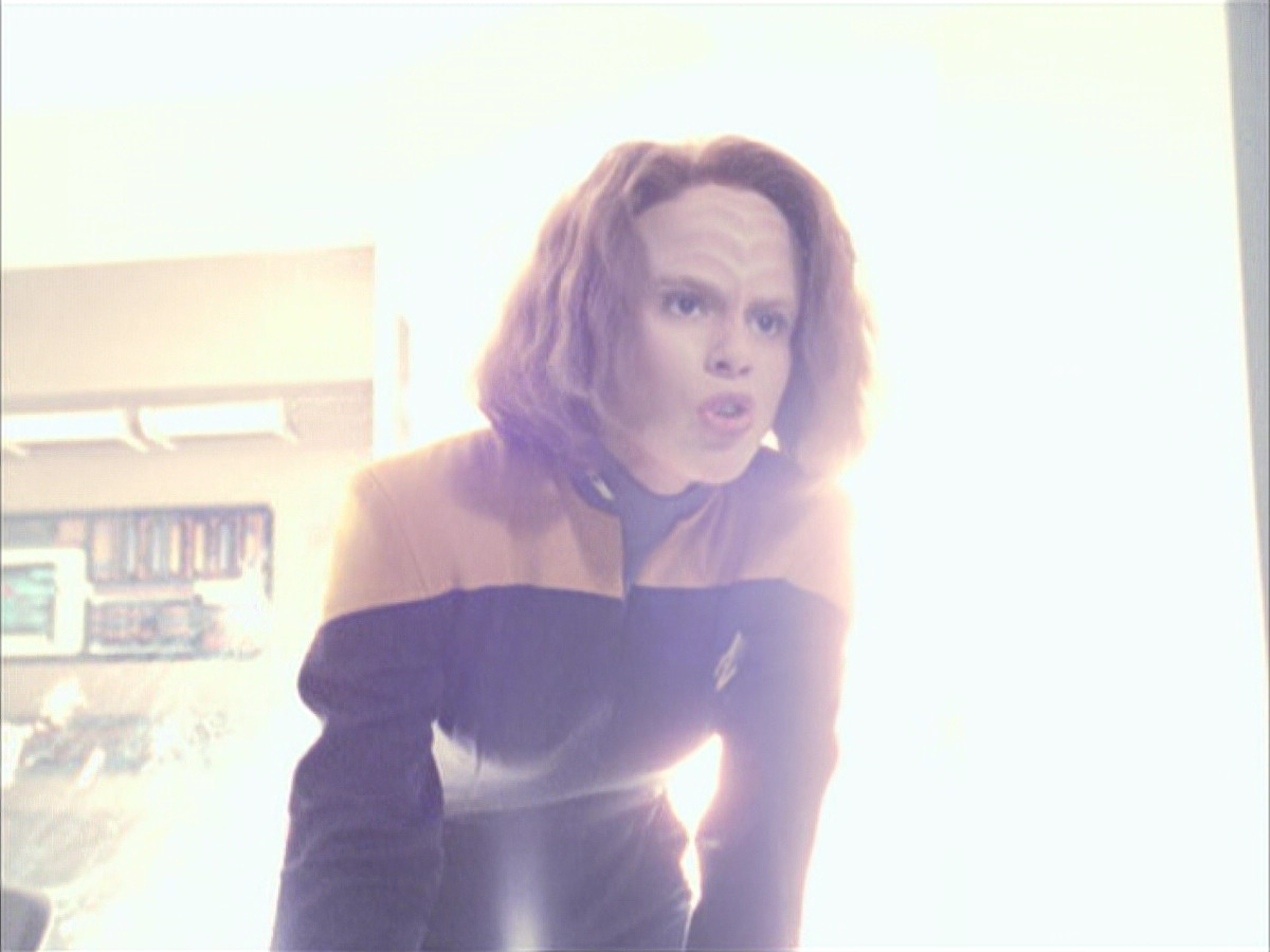 extant_StarTrek_VOY_6x23-Fury_00546.jpg