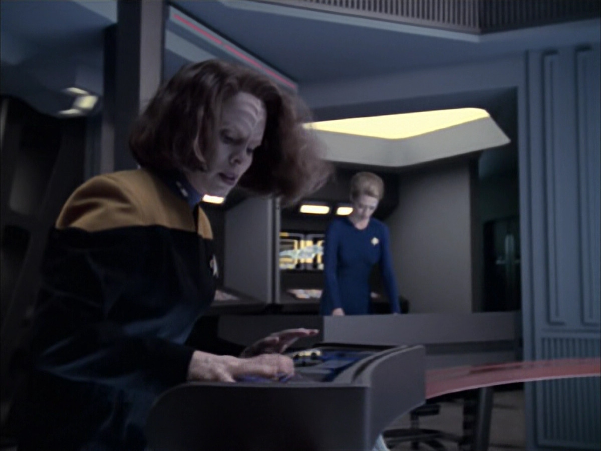 extant_StarTrek_VOY_6x23-Fury_00554.jpg