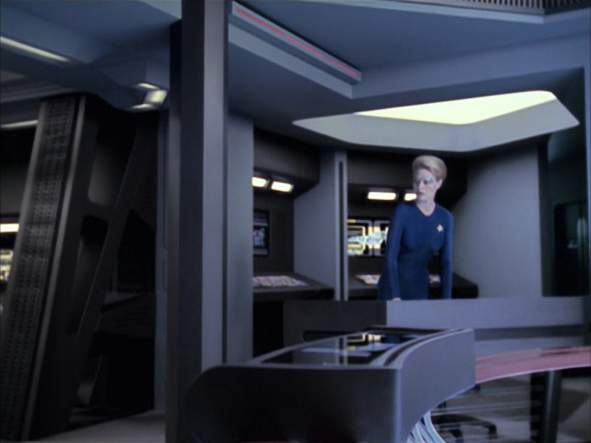 extant_StarTrek_VOY_6x23-Fury_00561.jpg