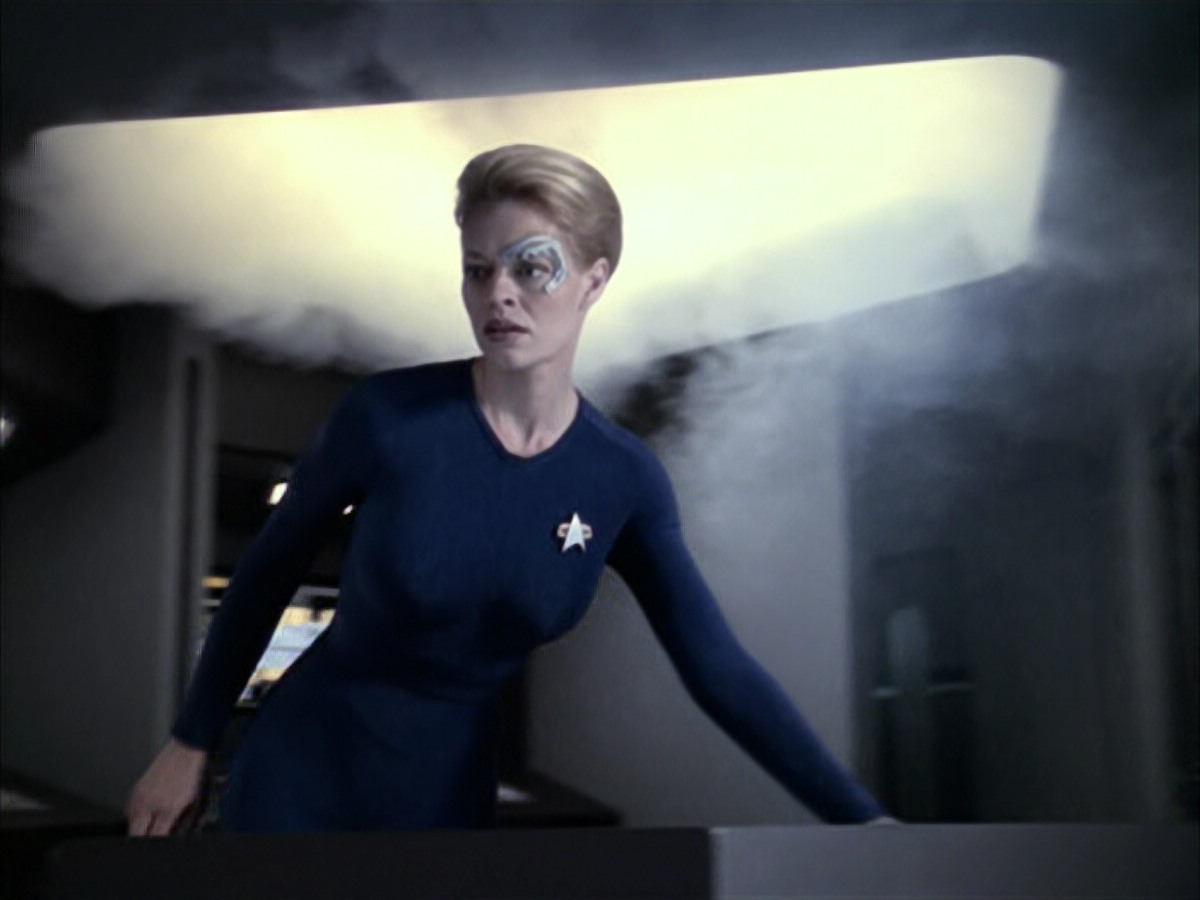 extant_StarTrek_VOY_6x23-Fury_00562.jpg