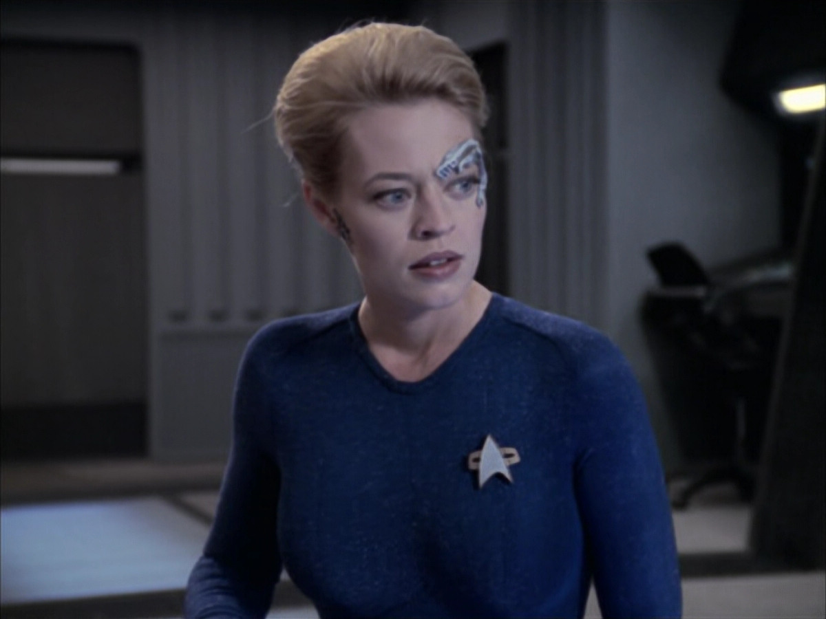 extant_StarTrek_VOY_6x23-Fury_00572.jpg