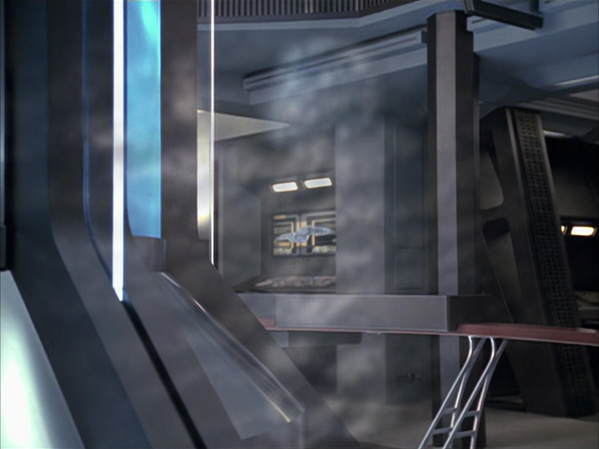 extant_StarTrek_VOY_6x23-Fury_00604.jpg
