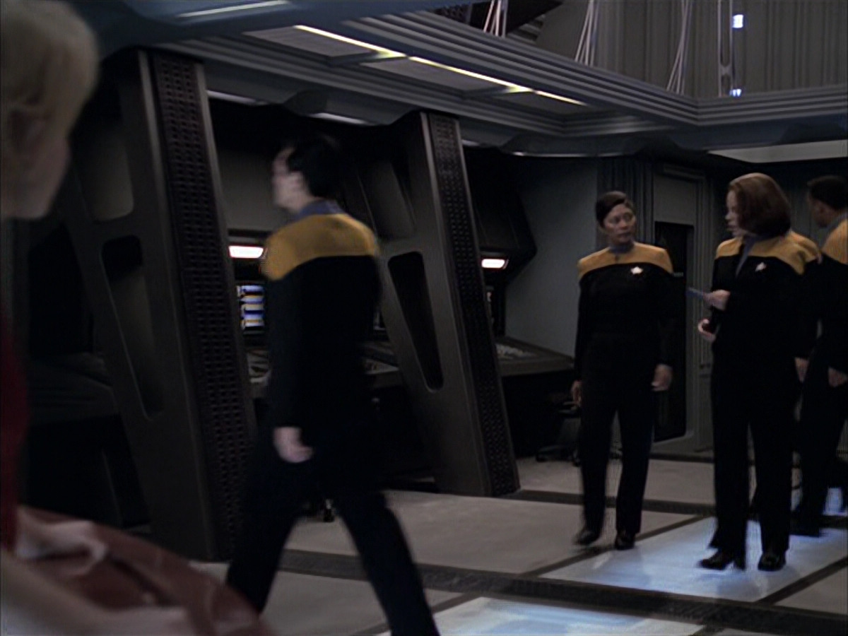extant_StarTrek_VOY_6x23-Fury_00623.jpg