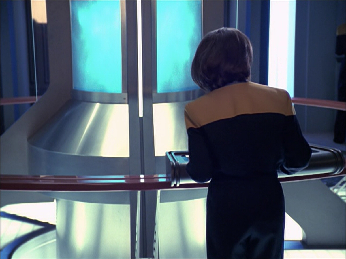 extant_StarTrek_VOY_6x23-Fury_00655.jpg