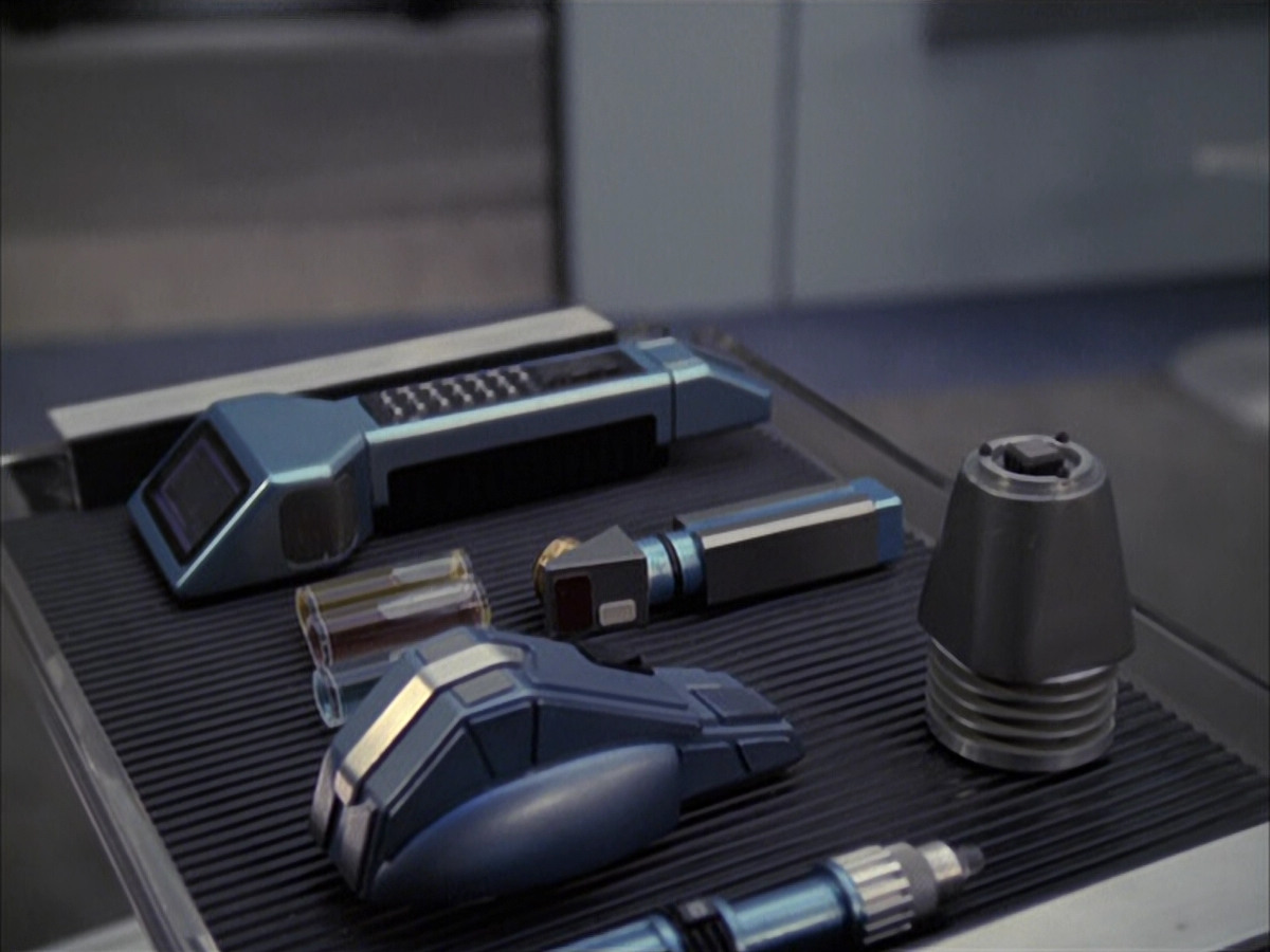 extant_StarTrek_VOY_6x23-Fury_00675.jpg