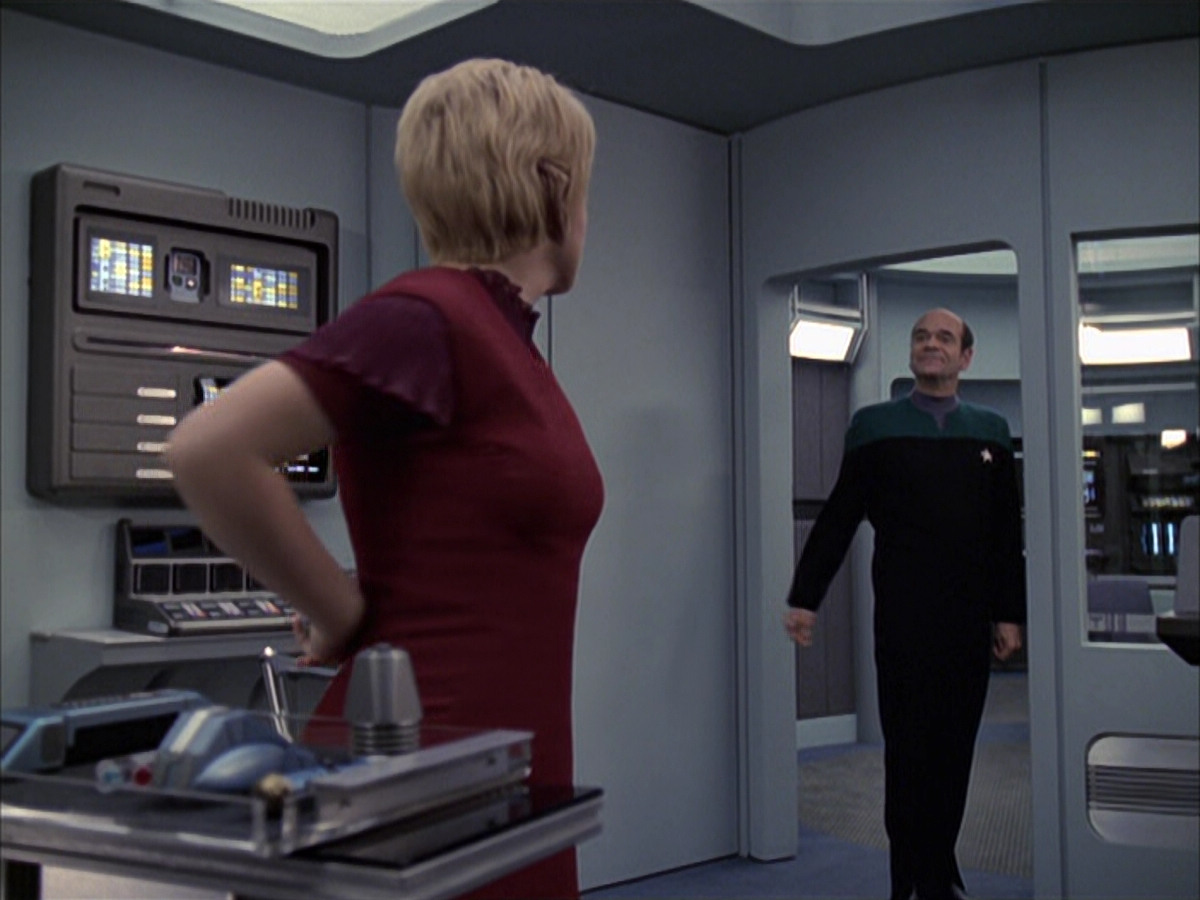 extant_StarTrek_VOY_6x23-Fury_00697.jpg