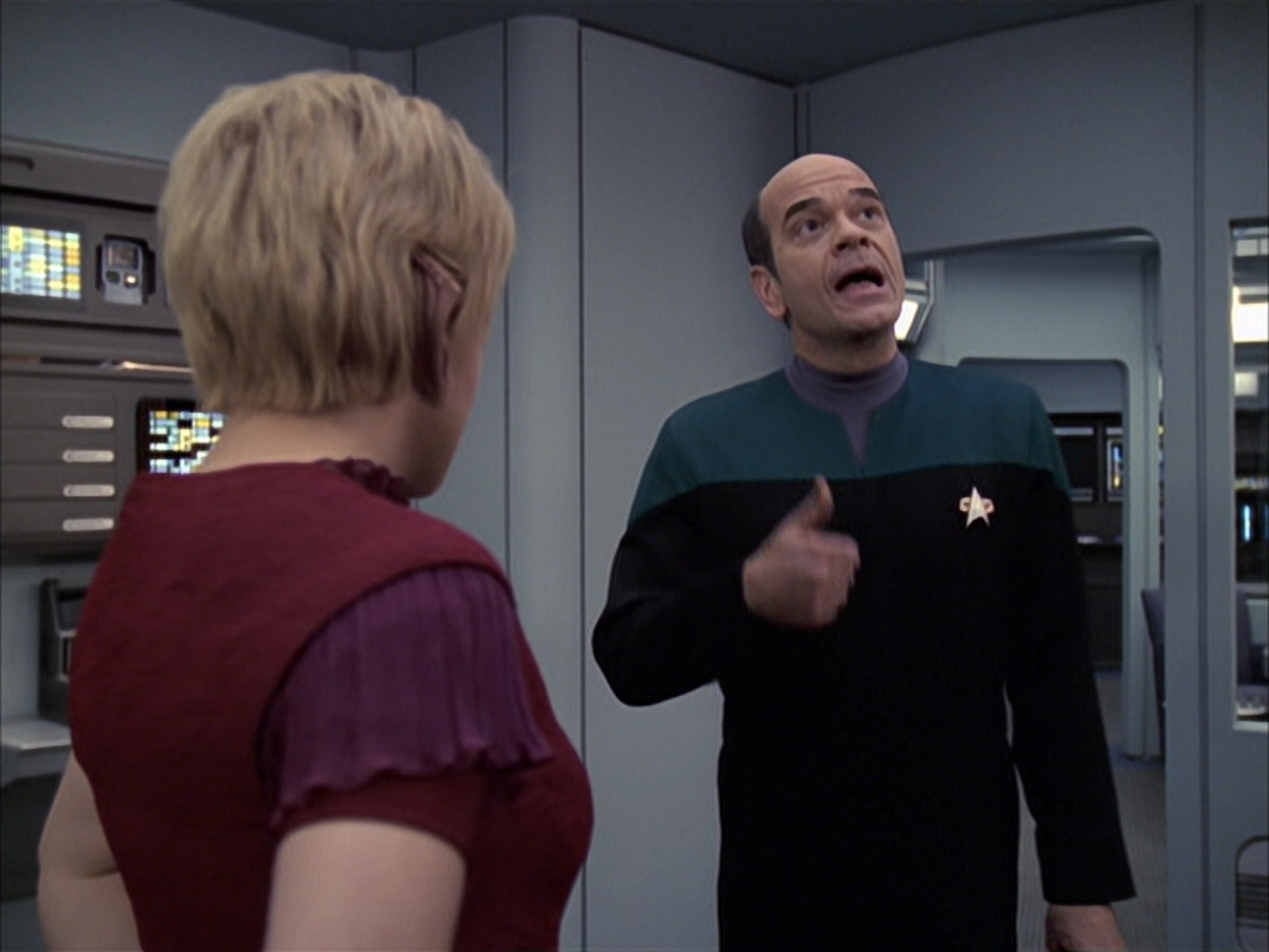 extant_StarTrek_VOY_6x23-Fury_00723.jpg