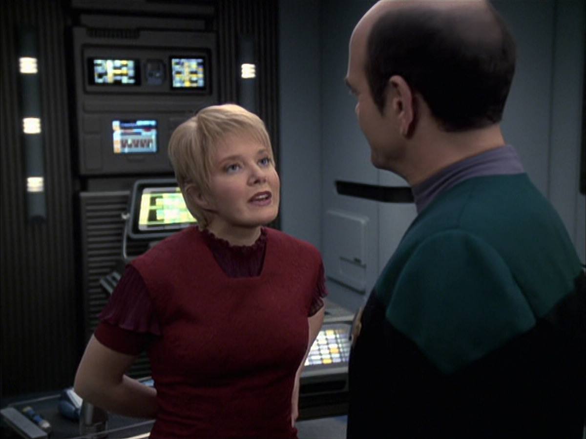 extant_StarTrek_VOY_6x23-Fury_00732.jpg