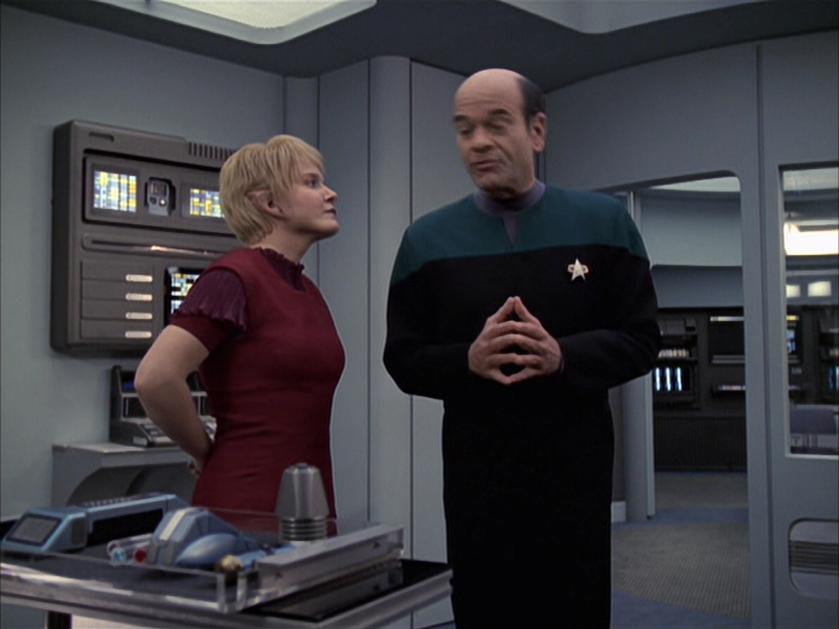 extant_StarTrek_VOY_6x23-Fury_00737.jpg