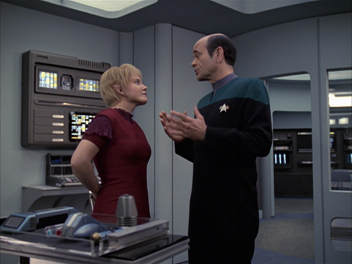 extant_StarTrek_VOY_6x23-Fury_00738.jpg