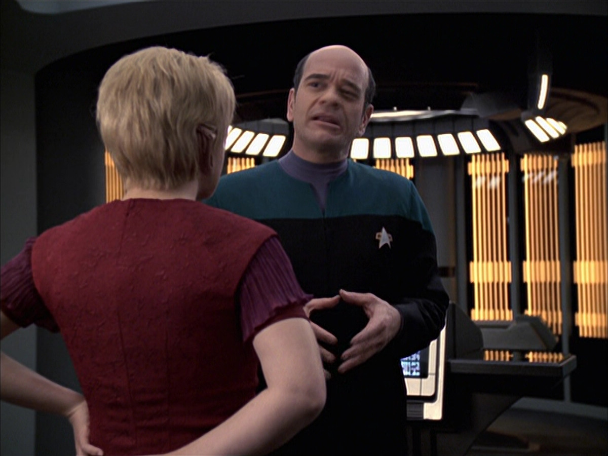 extant_StarTrek_VOY_6x23-Fury_00745.jpg