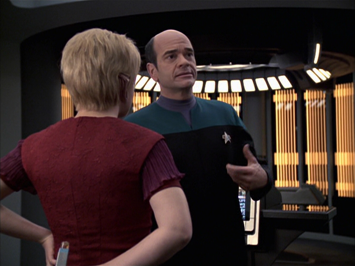 extant_StarTrek_VOY_6x23-Fury_00748.jpg