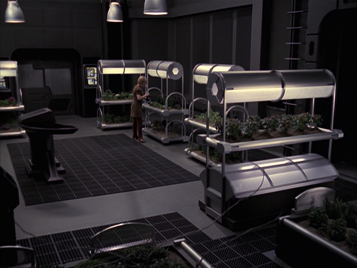 extant_StarTrek_VOY_6x23-Fury_00767.jpg