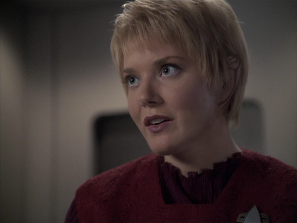 extant_StarTrek_VOY_6x23-Fury_01064.jpg