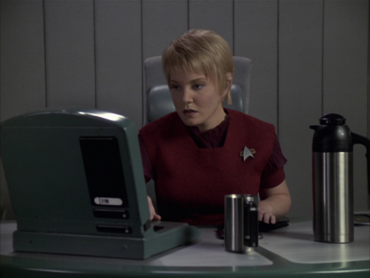 extant_StarTrek_VOY_6x23-Fury_01083.jpg