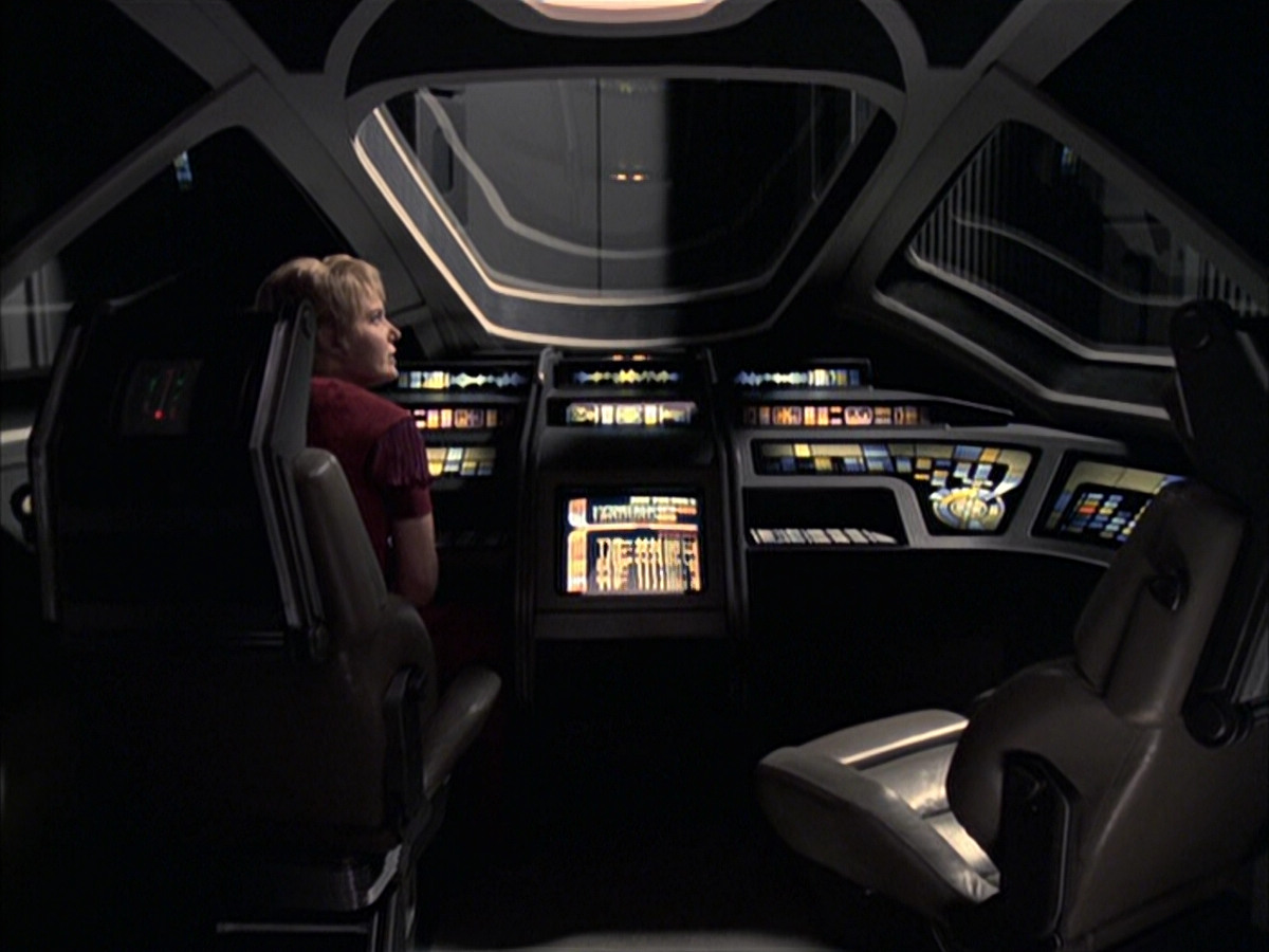 extant_StarTrek_VOY_6x23-Fury_01314.jpg