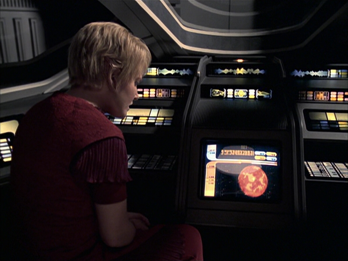 extant_StarTrek_VOY_6x23-Fury_01327.jpg