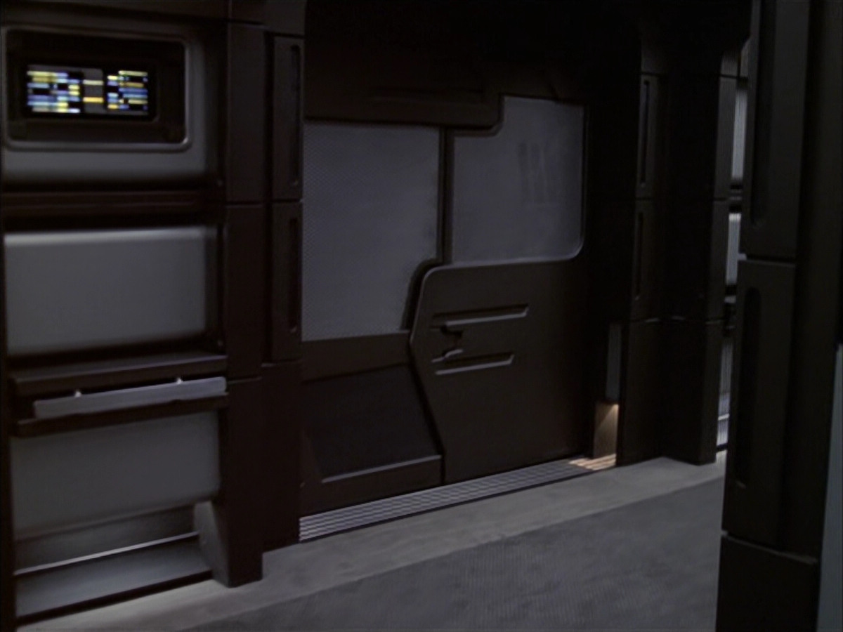 extant_StarTrek_VOY_6x23-Fury_01463.jpg