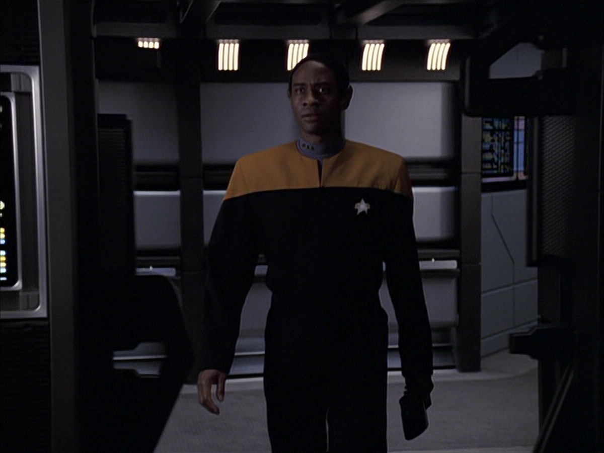 extant_StarTrek_VOY_6x23-Fury_01470.jpg