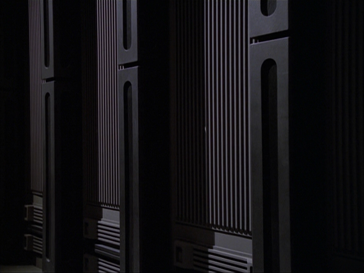 extant_StarTrek_VOY_6x23-Fury_01500.jpg