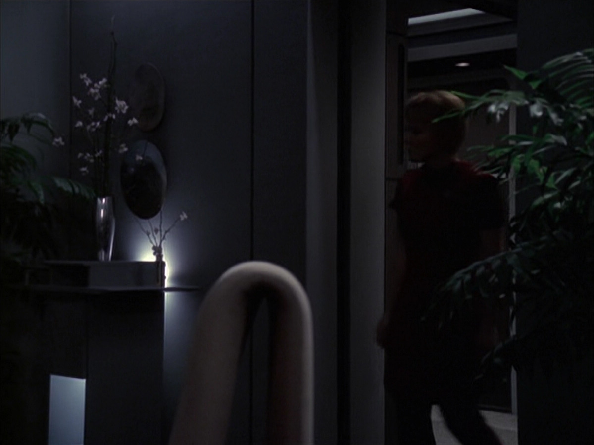 extant_StarTrek_VOY_6x23-Fury_01510.jpg