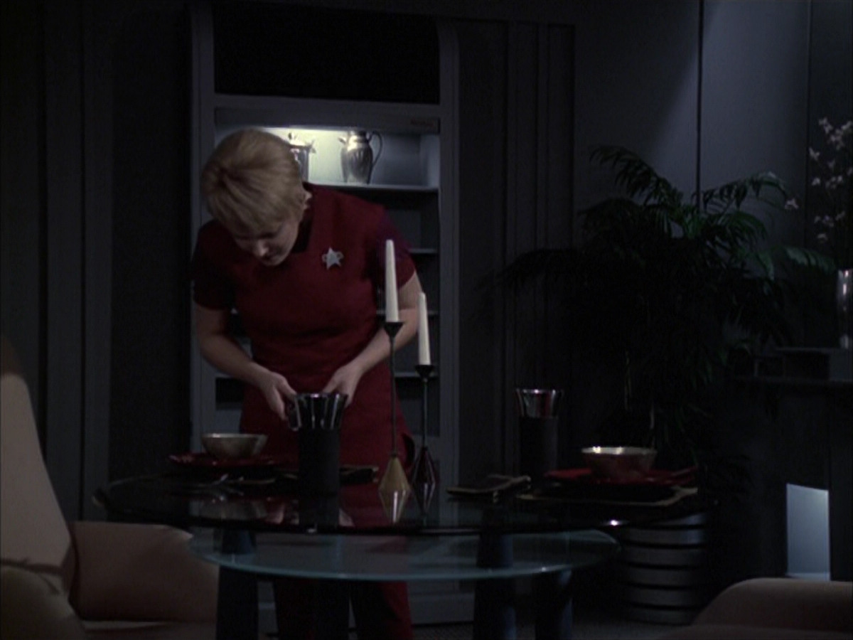 extant_StarTrek_VOY_6x23-Fury_01536.jpg