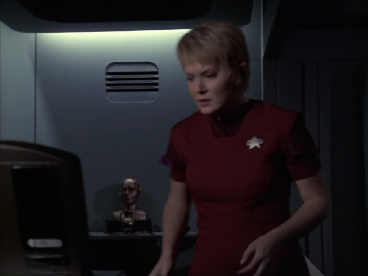 extant_StarTrek_VOY_6x23-Fury_01559.jpg