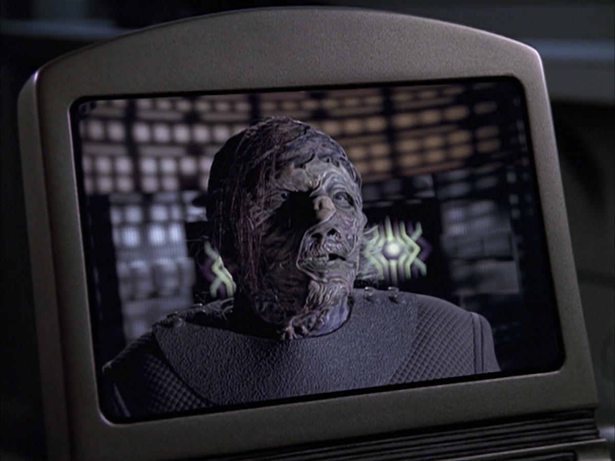 extant_StarTrek_VOY_6x23-Fury_01625.jpg